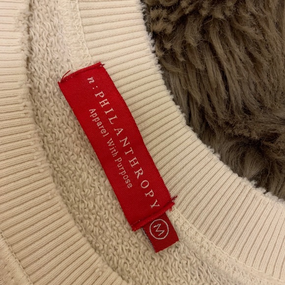 Distressed top - Picture 2 of 5